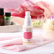 椿オイルにダマスクローズの香りを　合わせた　カメリアウォーター　ローズ