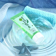 アロエベラで潤いのある美しいお肌に　宮古島のうる肌アロエ　保湿ジェル１００ｇ