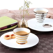 肥前磁器の白に金/プラチナを施しました　カップ＆ソーサー