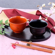 落ち着いた色合いが食卓を和ませる　山中塗　根来・曙汁椀ペア（箸付）