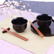 落ち着いた色合いが食卓を和ませる　山中塗　曙汁椀揃（箸付）