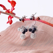 エリズ・オリジナルデザイン　房状クリスタルボール（大粒・クリア） ピアス