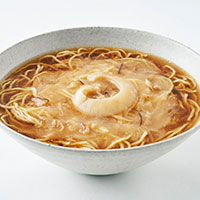 じっくり煮込み深いコクが魅力的 ふかひれラーメン