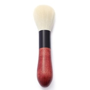 持ちやすい丸みを帯びた柄　　化粧筆　花/会津拭漆さくら(フェイス)