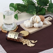 日々の健康管理に！　烏骨鶏のニンニク卵黄　（ビン入り）