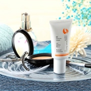 SPF25/PA++で紫外線を防いで、しっかり潤う! 天然由来成分で作った国産ファンデ 「隠す」から「見せる」素肌へ ナチュラル素肌色クリームBB | 京のすっぴんさん・京都府