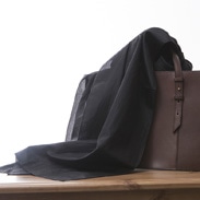 江戸時代から続く高級絹織物「甲斐絹」 「甲斐絹座」 甲斐絹ストール 墨色 株式会社甲斐絹座・山梨県