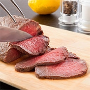 神戸牛プレミアムローストビーフ 有限会社こんぱす 兵庫県 神戸牛もも肉100%使用。特製タレ付き絶品ローストビーフ