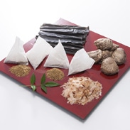 おだしセット 合資会社鵜飼商店 愛知県 だしソムリエ協会推奨。手作り料理に欠かせないだしの詰め合わせ。