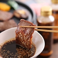 YOSHI 万能ダレ 主婦が作る 焼肉のタレ 2種入 ギフトBOX 〔醤油味300g・味噌味300g〕 たれ【北海道・沖縄県・離島 配送不可】