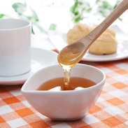 蜂蜜（550ｇ2本セット）　森下友蜂堂　富山県　皇室献上品。トチの花を蜜源とする芳醇な香りと甘みのある蜂蜜です