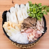 三四郎旅館 薬膳 きりたんぽセット〔薬膳きりたんぽ4本・地鶏肉・比内地鶏スープ・舞茸ほか全9種〕