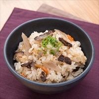 だし専門店 大友 名古屋コーチンおこわ 飛騨牛おこわ セット〔(加工米350g・だし300g)2種×各1〕