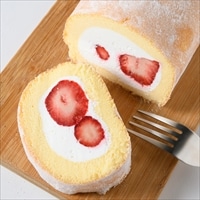 新杵堂 まるごとあまおう苺 ロールケーキ ギフト〔約420g(化粧箱重量込み)〕フルーツロールケーキ
