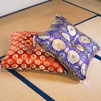 法要座布団 金襴刺繍