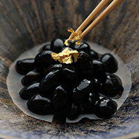 丹波篠山逸品堂 厳選された黒大豆のみをつかった 最高級 丹波篠山産黒豆煮 化粧箱入り〔290g×2〕