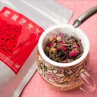 バラのお茶とバラの茶こし付きマグ有田焼セット 〔雅鷺健美茶、セランドグラスマグ(カップ・茶こし・フタ〕 長崎県 お茶 有田焼 miyabi