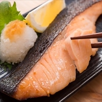 手塚商店 山形産 冷凍 鮭味噌粕漬 6切入 ギフトセット〔100g×6〕