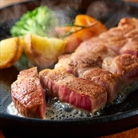 イベリコ屋 イベリコ豚 肩ロース ステーキ トリュフ塩添え〔ステーキ400g(4枚入)、塩4g〕豚ロース肉 冷凍