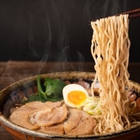 冷凍 石臼挽き中華そば 6食 ストレートスープ 〔具入りスープ・麺140g×各6〕 ラーメン 麺類 北海道 富良野とみ川 【沖縄・離島 お届け不可】