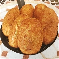 秋川牛ビーフシチューカレーパン〔110g×5［期間限定で1個増量中 計6個］〕 冷凍 カレーパン 東京 ア・ラ・モード 秋川あらもーど