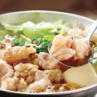 博多もつ鍋セット あごだし醤油味 〔牛もつ400g、ちゃんぽん麺×2、スープ(濃縮タイプ)、にんにく、唐辛子〕 博多もつ鍋 やまや