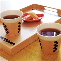 木製トレイ Tsunagu 丸柄 L 〔約幅42×奥行26.8×高さ4cm、約515g〕 お盆 樺細工 冨岡商店