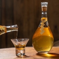 浄酎 Purified Spirit 金紙垂 ミズナラ樽熟成 桐箱入 〔710ml〕 リキュール 日本酒