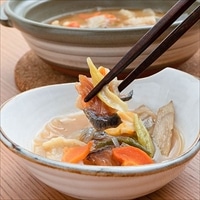 じっくり、乾燥鍋。いしかり 石狩鍋2人前×2 〔(乾燥具材(白滝、野菜、鮭、昆布)、調味みそ)×2〕 鍋セット