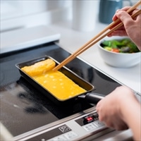 卵1個で！鉄の玉子焼き器（IH・ガス火両対応） 〔サイズ：約10.4×38.0×高さ7.5cm、重量：約0.46kg〕 卵焼き器 調理器具【沖縄県・離島 配送不可】