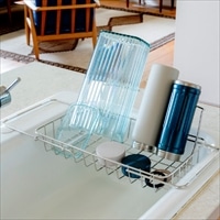 bws すっきり暮らす 立て掛けられるシンク渡し水切り〔本体×1、滑り止め×4〕水切りかご【沖縄県・離島 配送不可】