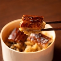 浜名湖産 魚魚一 鰻わっぱ飯 〔130g×5〕 鰻 炊き込みごはん【北海道・沖縄県・離島 配送不可】