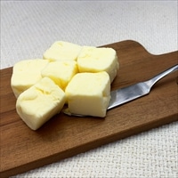 北海道 グラスドロップミルクのバター 〔100g×2個〕 無塩バター 冷凍