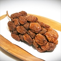 里乃や 熟成プレミアムレーズン 枝付き シャインマスカット〔1房(120g以上)〕干しぶどう 秋田県産