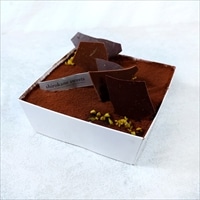 スイーツボックス 白金ティラミス〔底95mm×95mm×高さ40mm〕スイーツ 冷凍