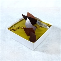 スイーツボックス 白金ティラミス ピスターシュ〔底95mm×95mm×高さ40mm〕スイーツ 冷凍