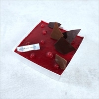 スイーツボックス 白金ティラミス フランボワーズ〔底95mm×95mm×高さ40mm〕スイーツ 冷凍