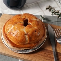 りんごの酸味と甘味を楽しむプレミアム白金アップルパイショコラ〔4号(φ12cm、約330g)〕スイーツ 冷凍