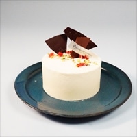 白金スイーツ 純白の白金フロマージュショート ギフト〔3号(直径9cm)〕ケーキ 冷凍