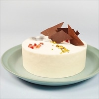 白金スイーツ 純白の白金フロマージュショート ギフト〔5号(直径15cm)〕ケーキ 冷凍