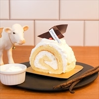 白金スイーツ 白金プレミアム ロールケーキ プレーン ギフト〔幅10cm×奥行8cm×高さ7.7cm〕ケーキ 冷凍
