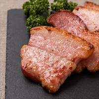 沖縄ハム 国産 豚ネック くんちゃま ベーコン〔1kg(2~3ブロック)〕おつまみ 豚肉