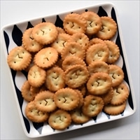 前田製菓 あたり前田のクラッカー 保存缶〔(45g×3)×4〕クラッカー お菓子