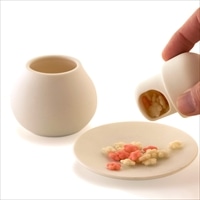 大笑 小さな小さな姿あられ 陶磁器容器つき〔あられ4種(各5個入)、陶磁器×1〕和菓子 個包装