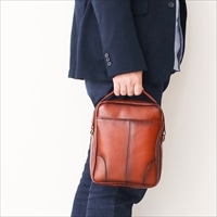 GEM BASIC 縦型 ショルダーバッグ〔本体サイズ:19×24×5cm〕斜め掛けバッグ 牛革【北海道・沖縄県・離島 配送不可】