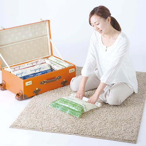 東和産業 VO 押すだけ衣類圧縮パック M 約35×45cm (2枚) 旅行 出張 トラベルグッズ TOWA