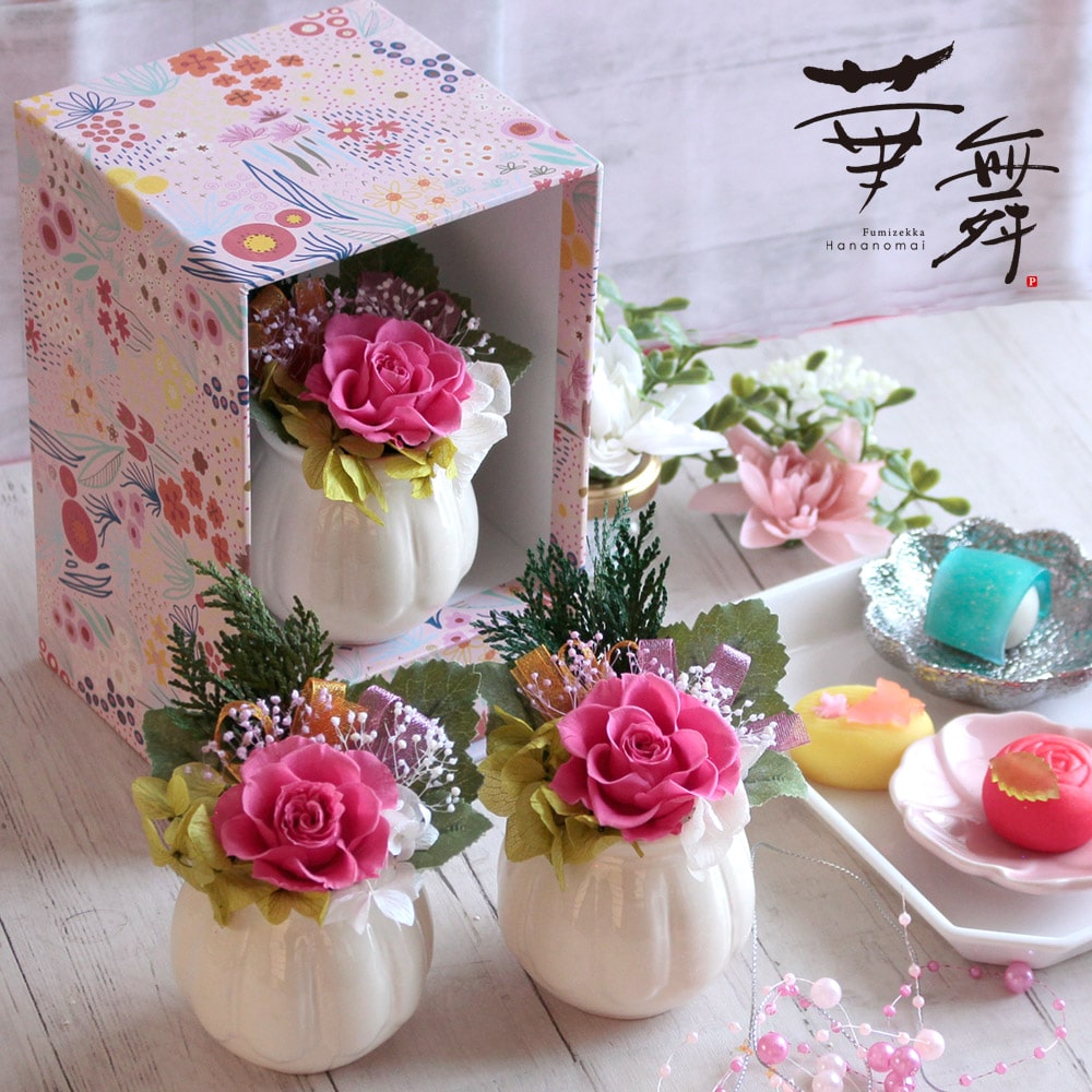 母の日 プレゼント ギフト 花とセット 花 スイーツ プリザーブドフラワー＆ひとくち上生菓子セット「華舞（はなのまい）」 送料無料（北海道・沖縄を除く）