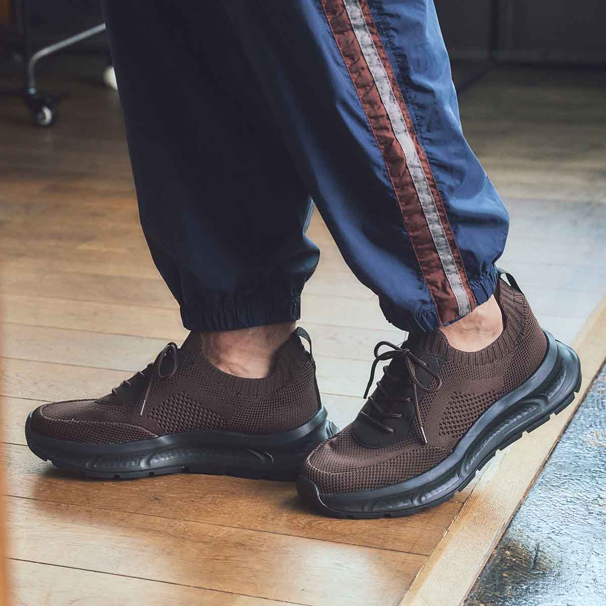 モデロ MODELLO 「Recovery Shiatsu Insole」搭載で指圧効果により血行をよくする。厚底ニット レースアップスニーカー DM6530R