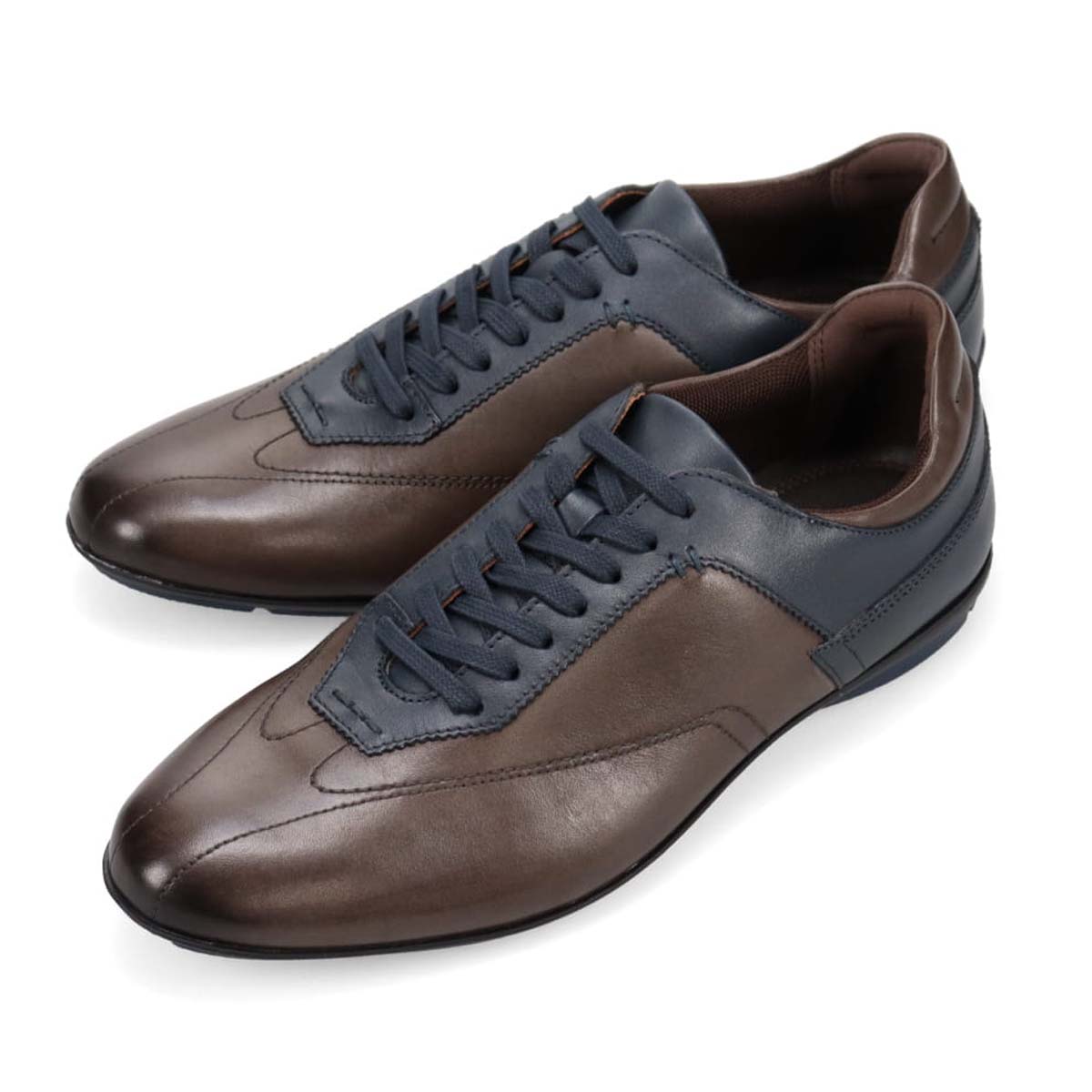 【抗菌消臭機能】モデロ MODELLO さまざまなシーンに合わせやすい ドレスレザースニーカー DM6922