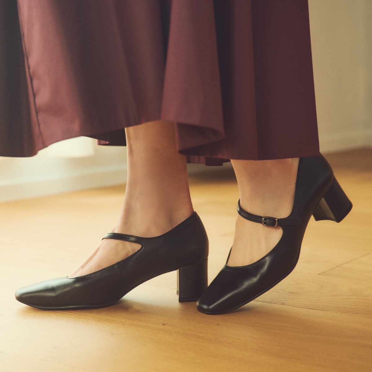 モデロ MODELLO 5.0ｃｍヒール ストラップパンプス  DML3602